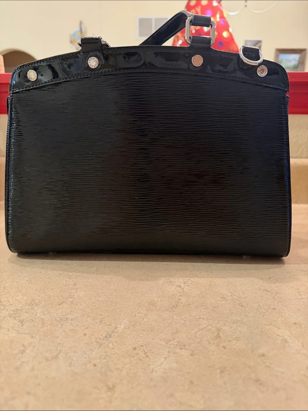 Louis Vuitton electric epi Brea: damaged